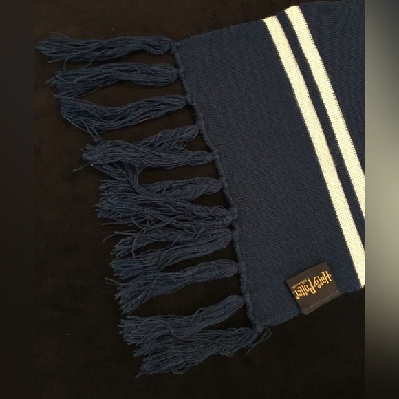 Warner Bros - Harry Potter The Exhibition Navy And White Ravenclaw Knit Scarf - Picture 2 of 6